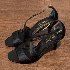 NWT The Touch of Nina Black Women's Heels Size 9
